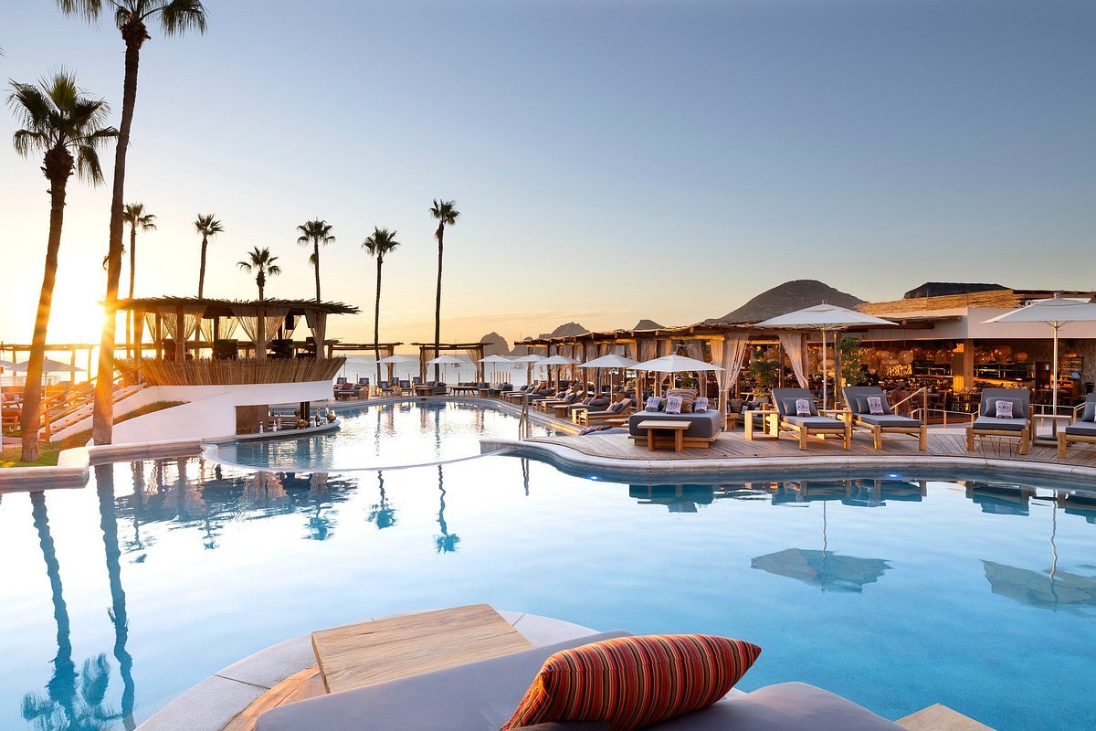 Luxury and Relaxation in Cabo San Lucas, Mexico