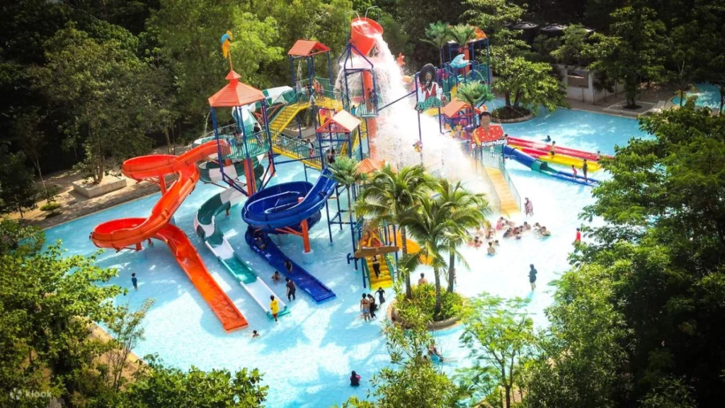 ESCAPE_Theme_Park