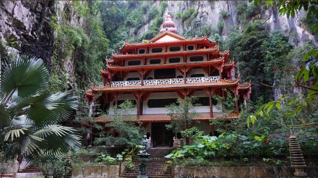 Sam-Poh-Tong