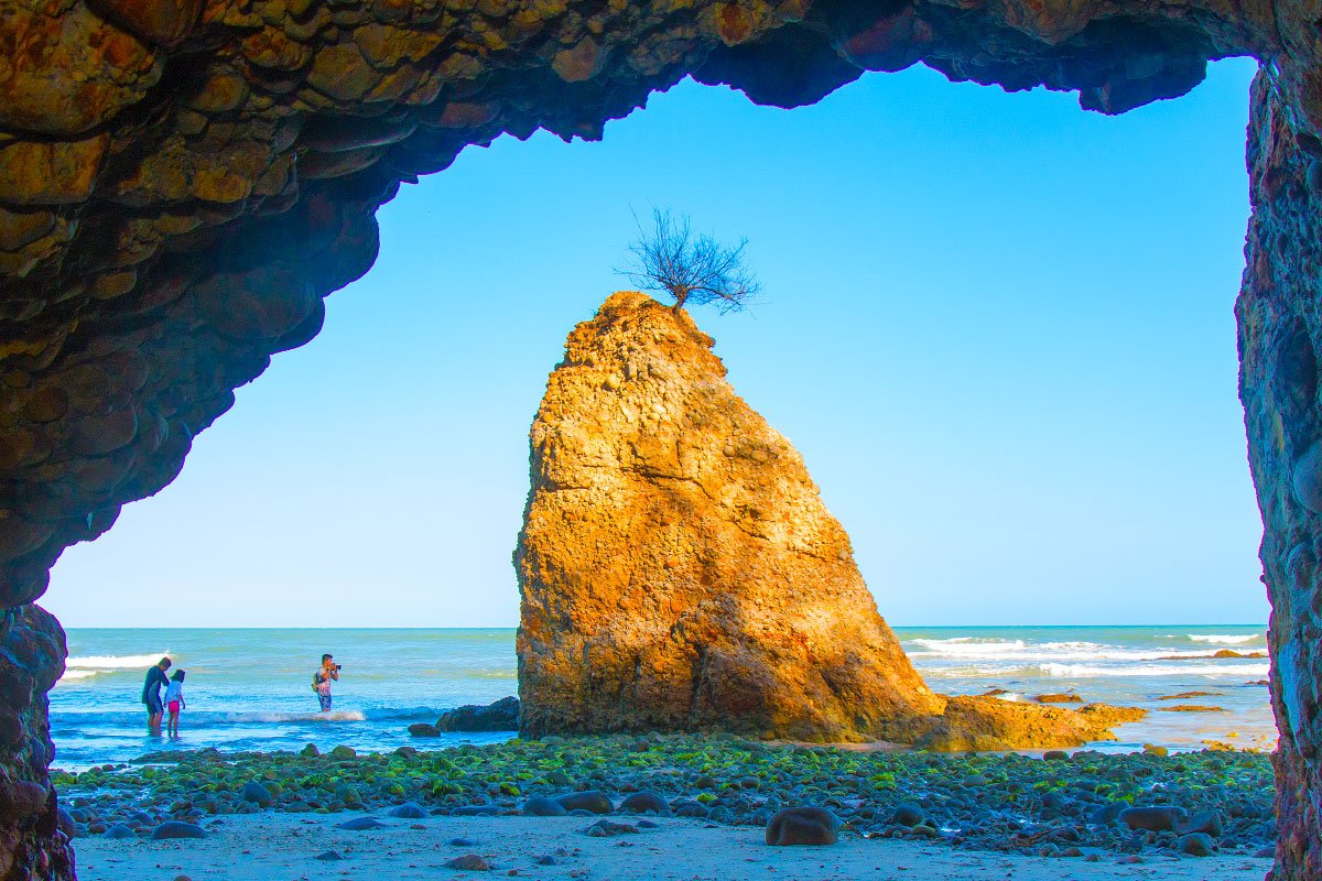 Batu Luang Beach, Sabah Malaysia