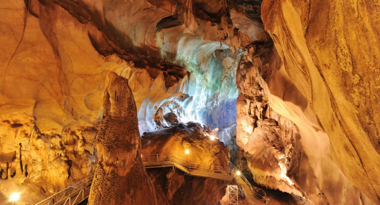 Discover Tempurung Cave, Perak