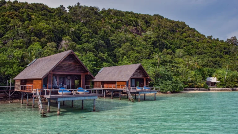 Floating-Chalets