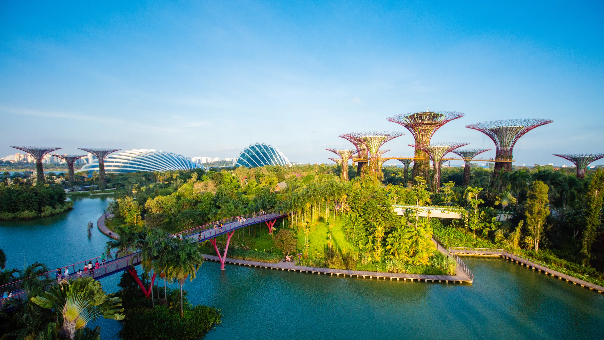 Gardens by the Bay – Singapore’s Futuristic Nature Wonderland
