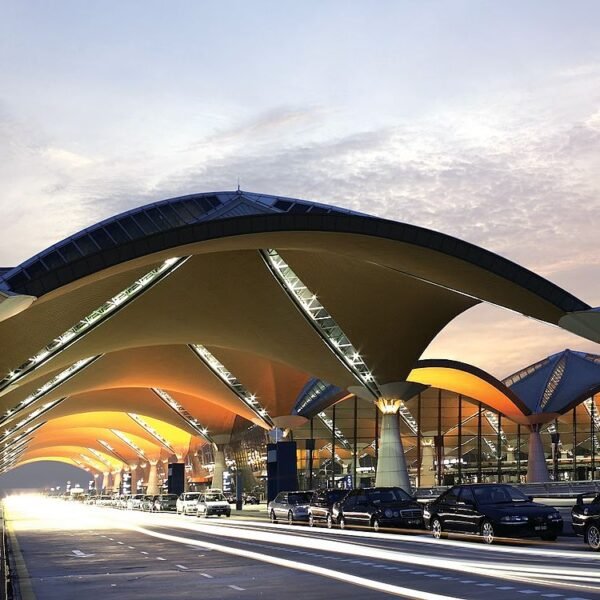 Top 10 Airports in Malaysia for Travelers & Tourist