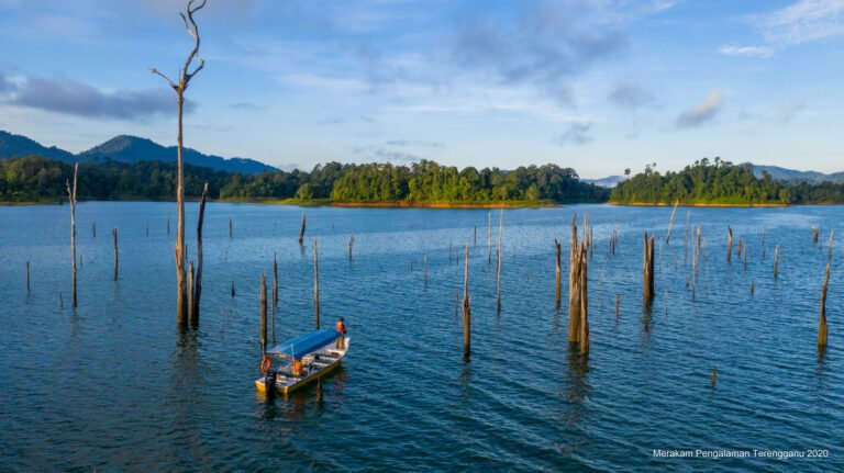 Top 10 Lakes in Malaysia for Nature Lovers