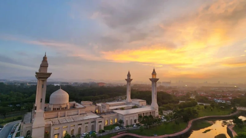Masjid Diraja Tengku Ampuan Jemaah, Bukit Jelutong – A Royal Mosque of Grace and Grandeur
