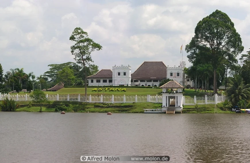 Astana Negeri Sarawak Kuching, Sarawak