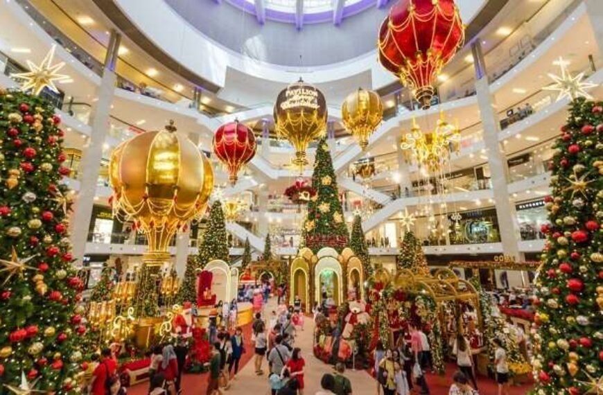 Merry Christmas in Different Languages: The Definitive Global Reference for Christmas