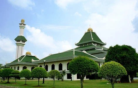 Masjid Al-Azim (Masjid Negeri Melaka)- A Majestic Symbol of Faith and Heritage