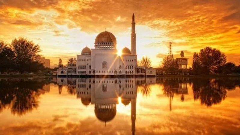 Masjid As-Salam Puchong Perdana- The Floating Jewel of Selangor