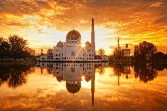 Masjid As-Salam Puchong Perdana- The Floating Jewel of Selangor