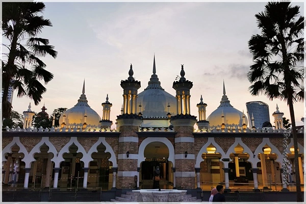Masjid Jamek Sultan Abdul Samad- The Oldest Mosque in Kuala Lumpur’s Historic Heart