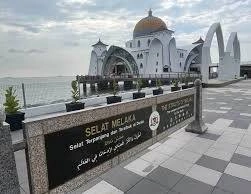 Masjid Selat Melaka- The Floating Mosque of Malacca’s Shoreline