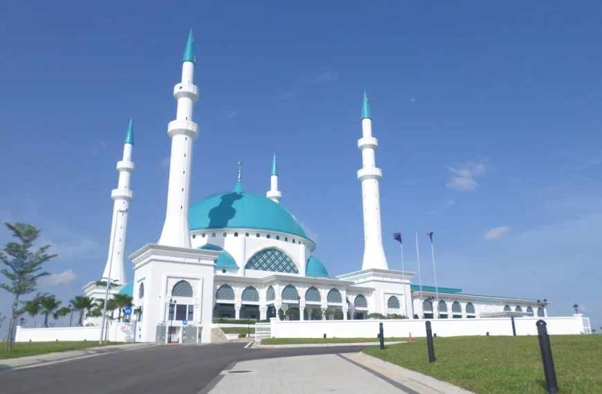 Masjid Sultan Iskandar, Bandar Dato’ Onn-A Modern Symbol of Faith and Architecture in Johor Bahru