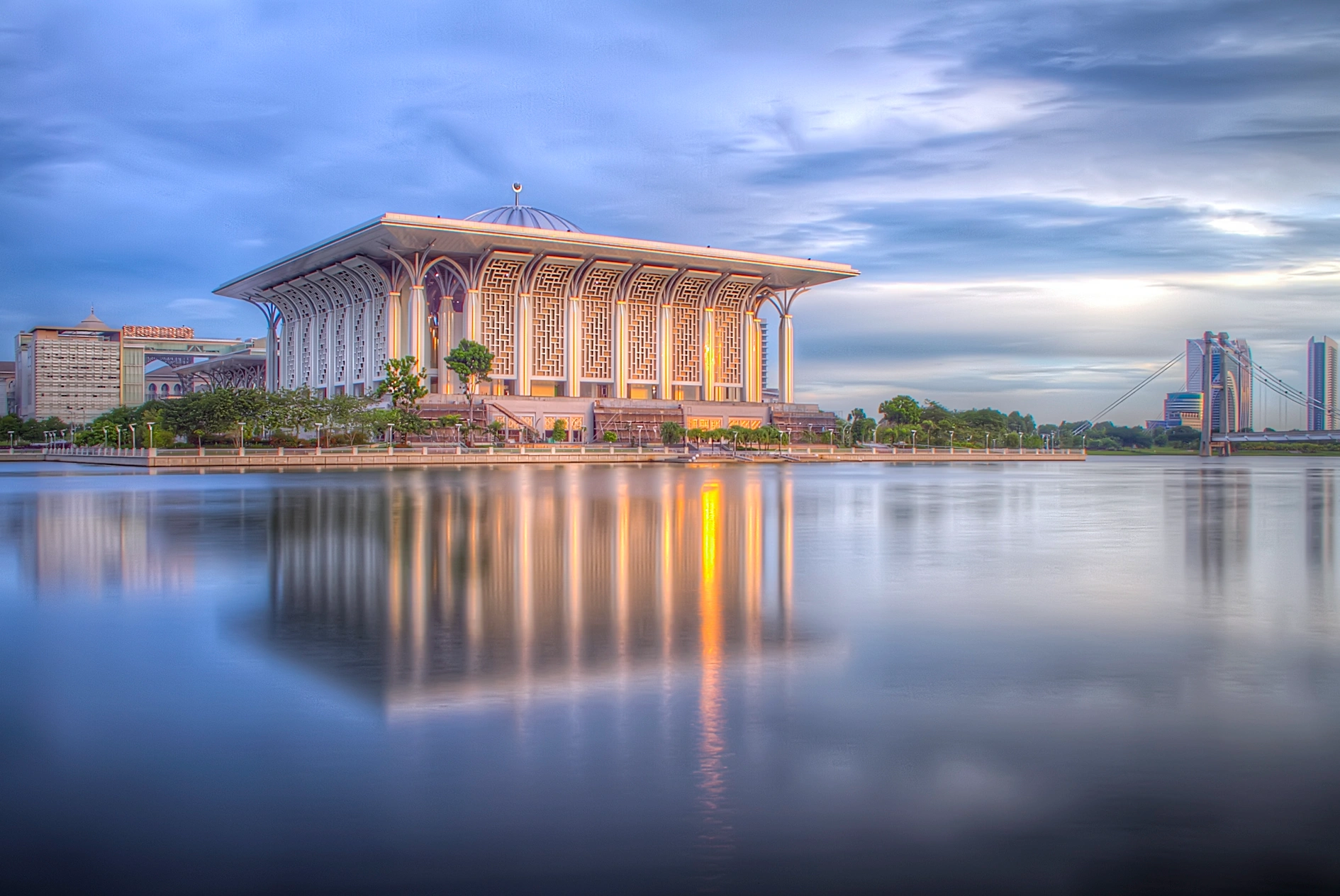 Masjid Tuanku Mizan Zainal Abidin- The Iconic Steel Mosque of Putrajaya