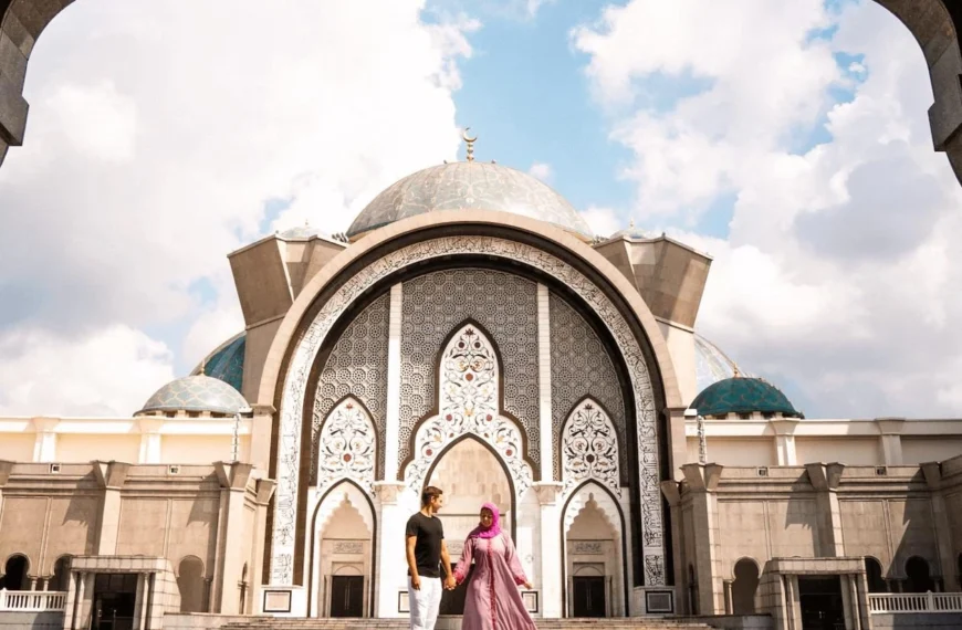 Masjid Wilayah Persekutuan, Kuala Lumpur- A Modern Architectural Masterpiece in the Heart of Malaysia