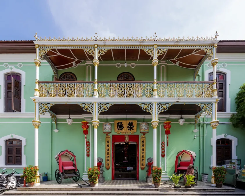 Explore George Town Private 4-Hour Heritage Tour with Hotel Pickup