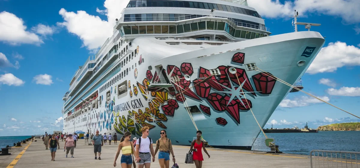 Kuala Lumpur Shore Excursion-Batu Caves, Mosques & Petronas Towers Tour