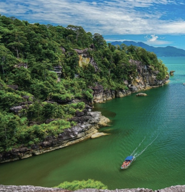Discover Sarawak’s Hidden Wilderness- 7 Days Rainforest Discovery Tour