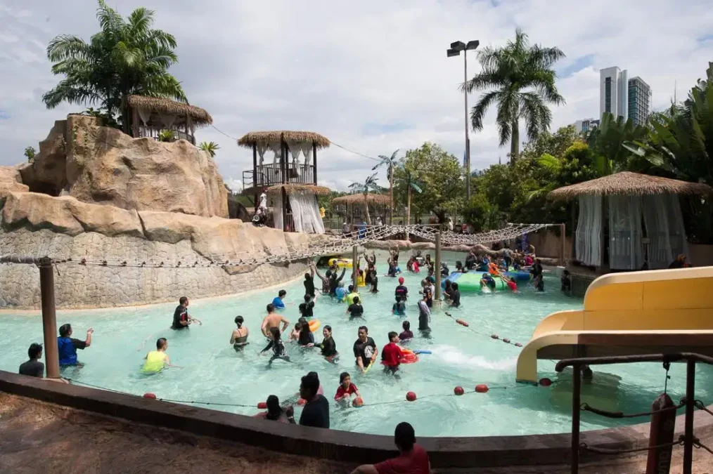 Experience Sunset & Hot Springs at Wet World Pedas