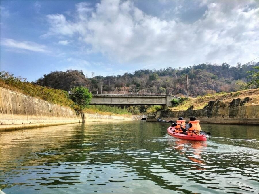 Experience the Beauty of Nakawan with an Exciting Kayak Tour