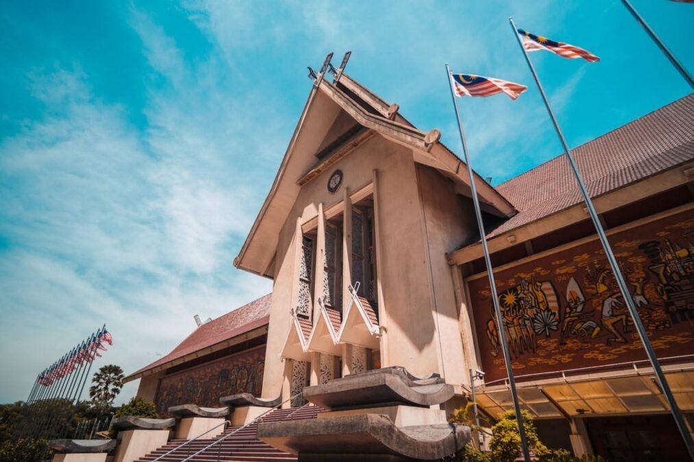 Explore the Beauty of Selangor’s Blue Mosque & Klang Town