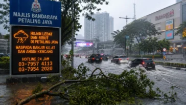 Heavy Rain Triggers Emergency Response in Petaling Jaya