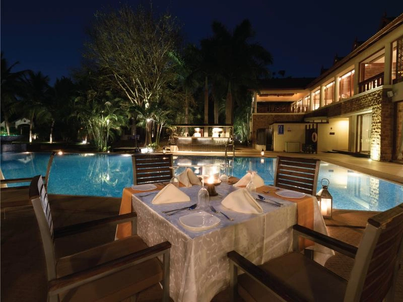 Luxury Romantic Dinner in Kuala Lumpur- Poolside Candlelight at MiCasa Hotel