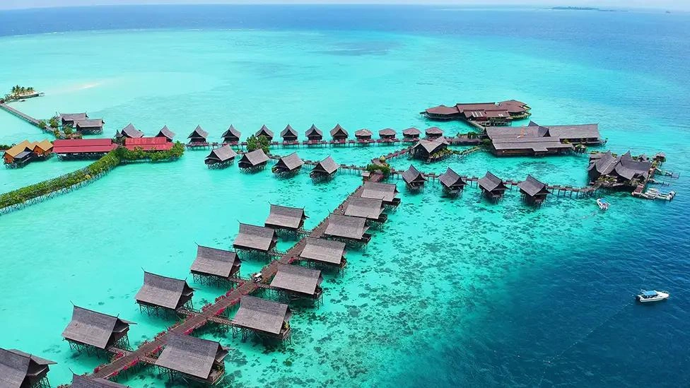 Semporna Honeymoon Package 3D2N- Love Luxury & Island Adventures